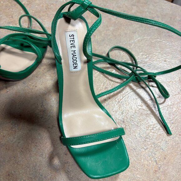 EXCELLENT Steve Madden Green Lafayette Flared Block Heel Wrap-Around Sandals 7.5 - Picture 5 of 13